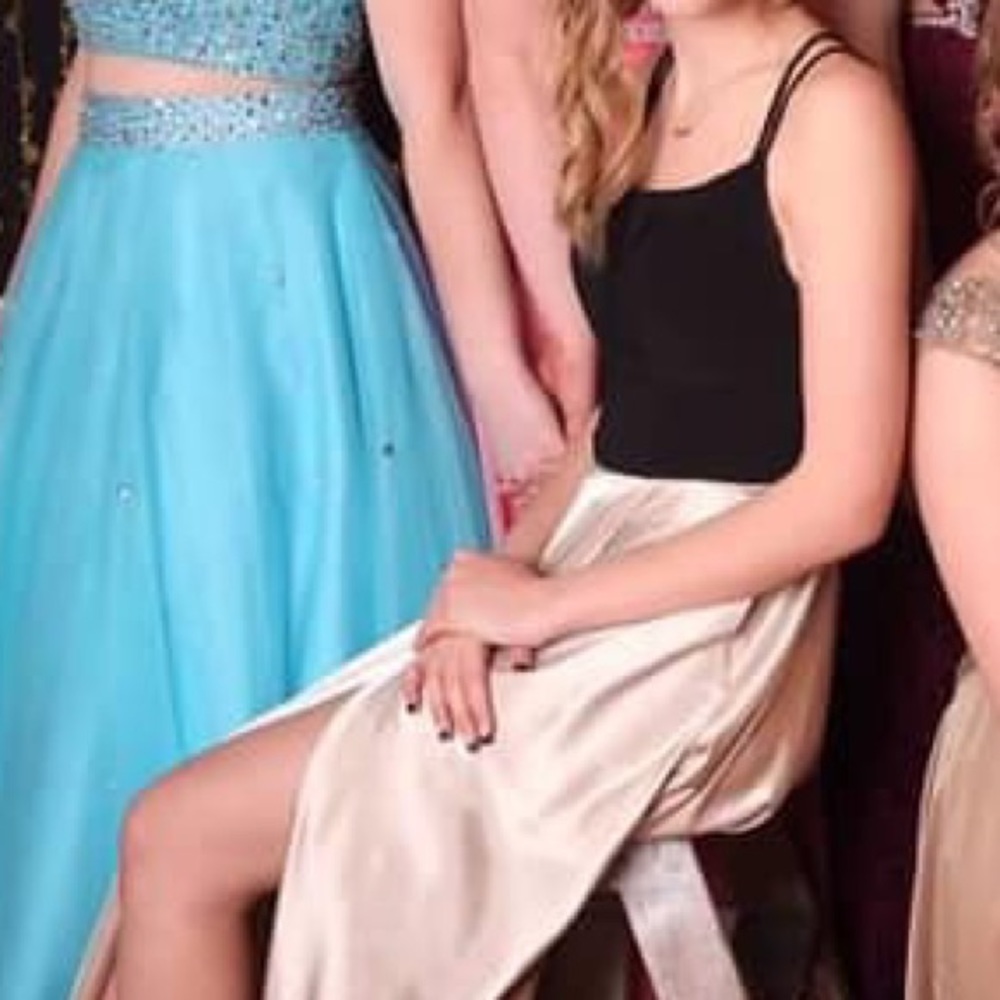 Prom Dress - Picture 3 of 5